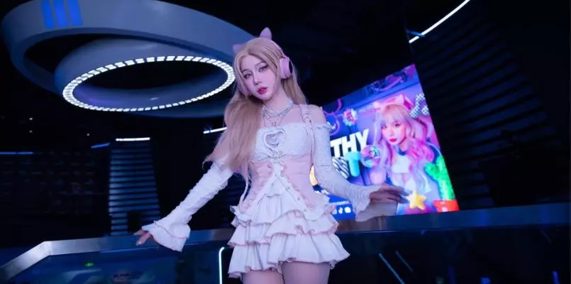 Các nữ idol thường gây ấn tượng bằng gu ăn mặc