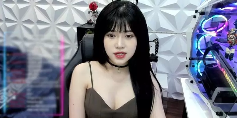 Mỹ Duyên cũng thu hút sự chú ý của các fan MMLive